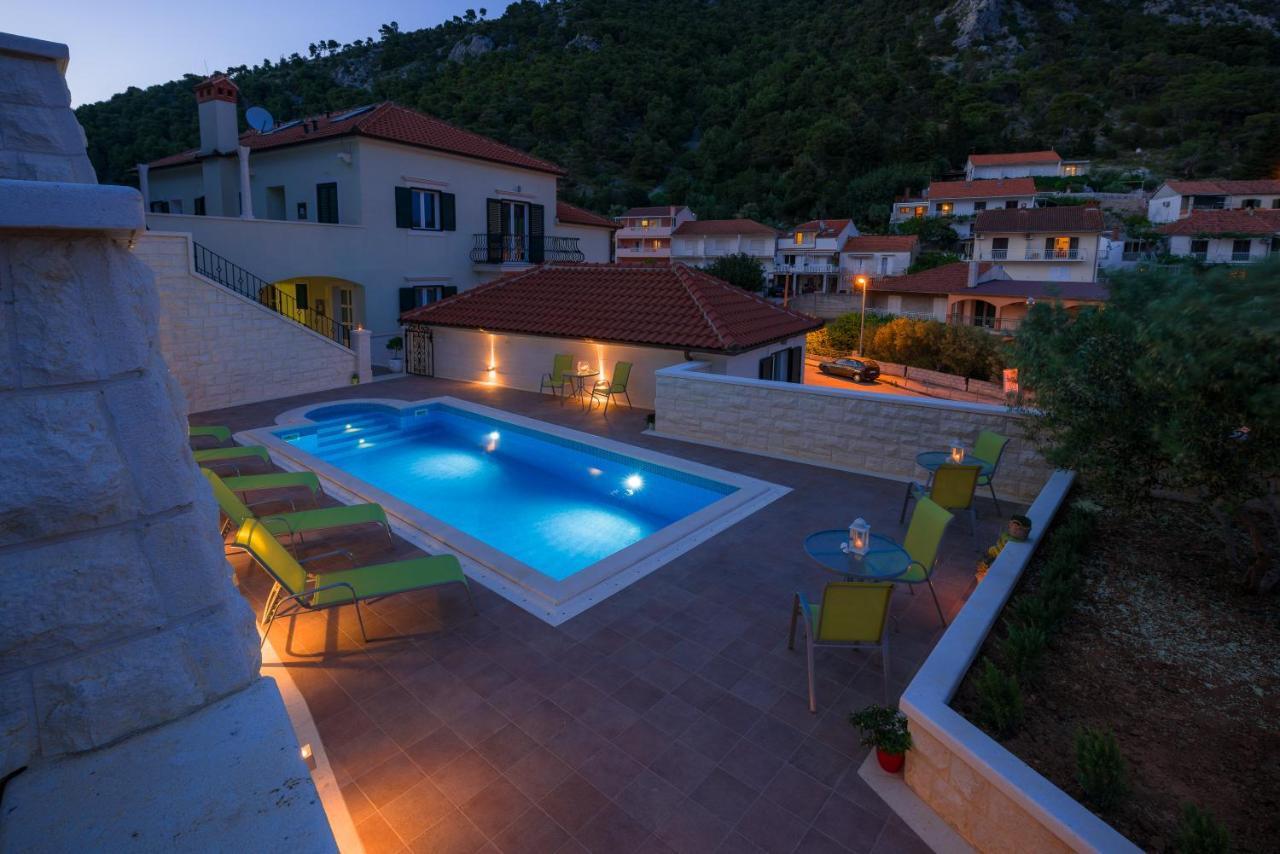 Kogo * Hvar Town