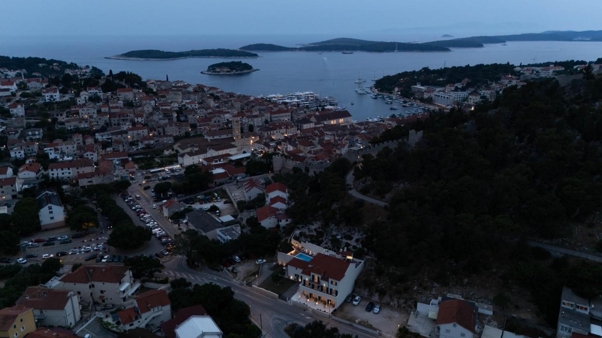 Kogo * Hvar Town